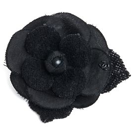 Chanel Camelia Schwarze Wolltweed CC Brosche Schwarz