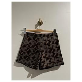 Fendi-Shorts FENDI T.fr 9 ans Polyester-Marron