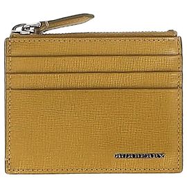 Burberry Zipped Card Holder in Yellow Leather Yellow