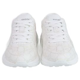 Baskets Rhyton GG Supreme blanches de Gucci Blanc