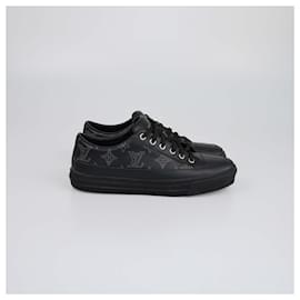 Louis Vuitton-LOUIS VUITTON Trainers T.EU  Leather-Black