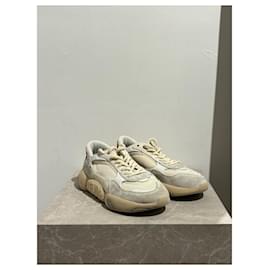 Valentino Garavani-VALENTINO GARAVANI  Trainers T.EU 45 Suede-Cream