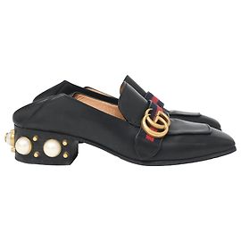 Gucci Faux-Perlen Peyton Marmont Mittelabsatz Slipper aus schwarzem Leder Schwarz
