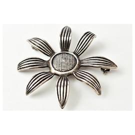 Yves Saint Laurent-Saint Laurent Vintage Silver Flower Pin Brooch-Silvery,Metallic