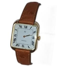 Omega-Mecanical Watches-Golden