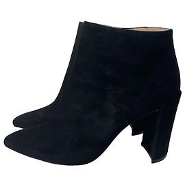 Stuart Weitzman Pointed Block-Heeled Ankle Boots in Black Suede Black