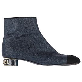 Chanel CC Logo Captoe Low-Heeled Ankle Boots in Navy Blue Glitter Blue Navy blue