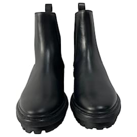 Balenciaga-Bottines Chelsea Balenciaga en cuir noir-Noir