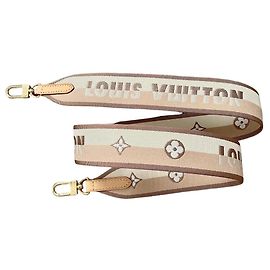 Louis Vuitton Cluny mm strap Beige