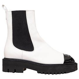 Botines de charol Chanel Blanco