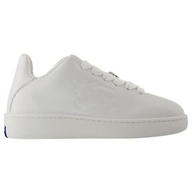 Tênis em caixa - Burberry - Couro - Branco Branco