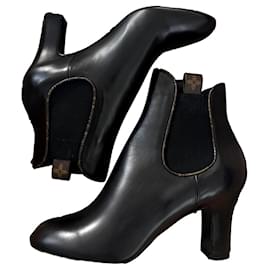 Second hand Louis Vuitton Ankle boots Joli Closet