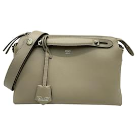 Fendi-Fendi By the Way Sac à main en cuir moyen à bandoulière-Autre