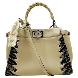 Fendi-Fendi Peekaboo Handbag in Beige Leather-Beige