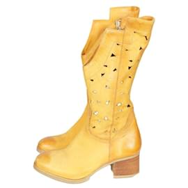 Autre Marque-Vintage Leather Cowboy Boots-Yellow