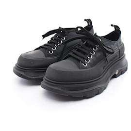 Alexander Mcqueen-Alexander McQueen Tread Slick Sneakers Black-Black