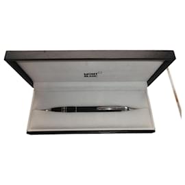 Montblanc-Montblanc Starwalker pen with its box-Black
