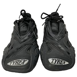 Balenciaga-Balenciaga Tyrex Lace-Up Sneakers in Black Polyurethane-Black