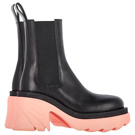 Bottega Veneta Flash Platform Stiefelette aus schwarzem Leder und rosa Gummisohle Schwarz