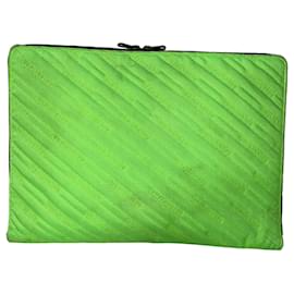 Balenciaga- Balenciaga Logo Explorer Zipped Clutch Bag in Neon Green Nylon-Green