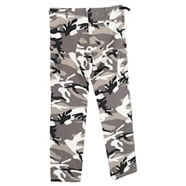 Balenciaga-Calças cargo em denim multicolorido com estampa de camuflagem Balenciaga-Multicor