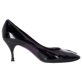 Céline Pompes à talons kitten en cuir noir à bout amande Celine Noir