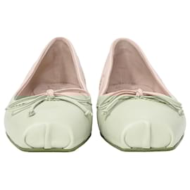 Christian Louboutin-Ballerines Mamadrague Christian Louboutin en cuir beige-Beige