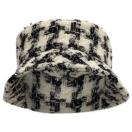 Chanel Houndstooth Bucket Hat in Black and White Tweed Wool Multiple colors