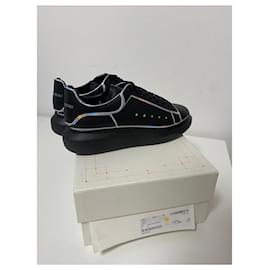 Alexander Mcqueen-Alexander Mcqueen Oversize Sneakers-Black,Silvery