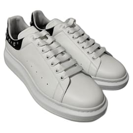 Alexander Mcqueen-Alexander McQueen Oversize Sneakers-Black,White