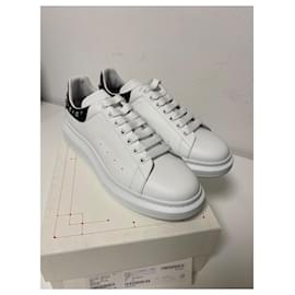 Alexander Mcqueen-Alexander McQueen Oversize Sneakers-Black,White
