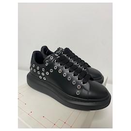 Alexander Mcqueen-Alexander McQueen Oversize Sneakers-Black