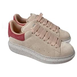 Alexander Mcqueen-Alexander Mcqueen Suede Oversize Sneakers-Pink,White,Fuschia