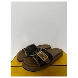 Fendi-Fendi FF Buckle Sandals-Brown