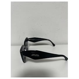 Fendi-Fendi by Marc Jacobs Sunglasses-Black