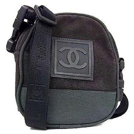 Mala de viagem Chanel Sport em nylon preto e verde escuro Preto Verde escuro