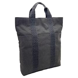 Hermès-Sac fourre-tout en toile nylon gris Hermes-Marron
