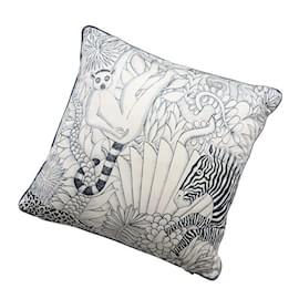 Hermès-Hermes Cushion Animaux Camoufles-White,Navy blue