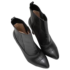 Christian Louboutin-CHRISTIAN LOUBOUTIN Ankle boots T.EU 38 Leather-Black