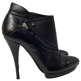 Botas de tornozelo de plataforma zippadas Alexander Mcqueen em couro preto Preto