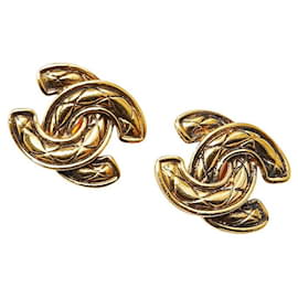 Chanel-Boucles d'oreilles Chanel Coco Mark Matelassé Or-Doré,Métallisé