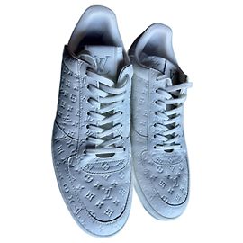 Tênis Louis Vuitton de couro branco Branco