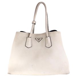 Bolso tote de cuero con logo triangular de Prada Blanco