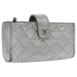 Chanel-CHANEL Pouch Lamb Skin Silver CC Auth 100726-Silvery