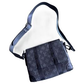 Louis Vuitton Soft Trunk Messenger Bag Black Leather Black