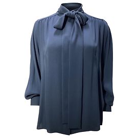Akris Smocked Crepe De Chine Bluse mit Bindekragen aus marineblauem Polyester Blau Marineblau