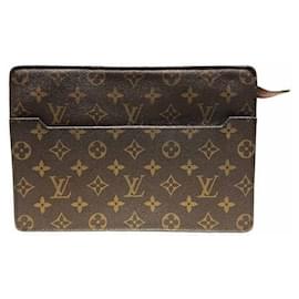 Louis Vuitton-Bolsa Clutch Monogram Homem Louis Vuitton-Marrom