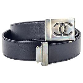 Cinto de couro Chanel com fivela de metal gunmetal prateada Preto