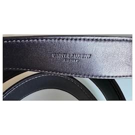 Yves Saint Laurent-Cassandre-Black