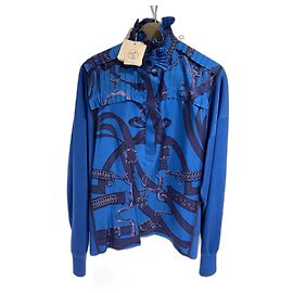 Hermès Neue Seidenpulloverbluse mit Etikett, nie getragen. Blau